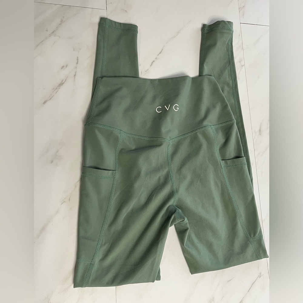 CVG Green Solid Pocket workout leggings size xs